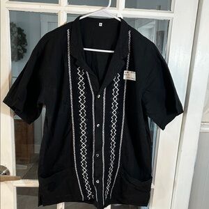 Men's Black Embroidered Short-Sleeve Shirt